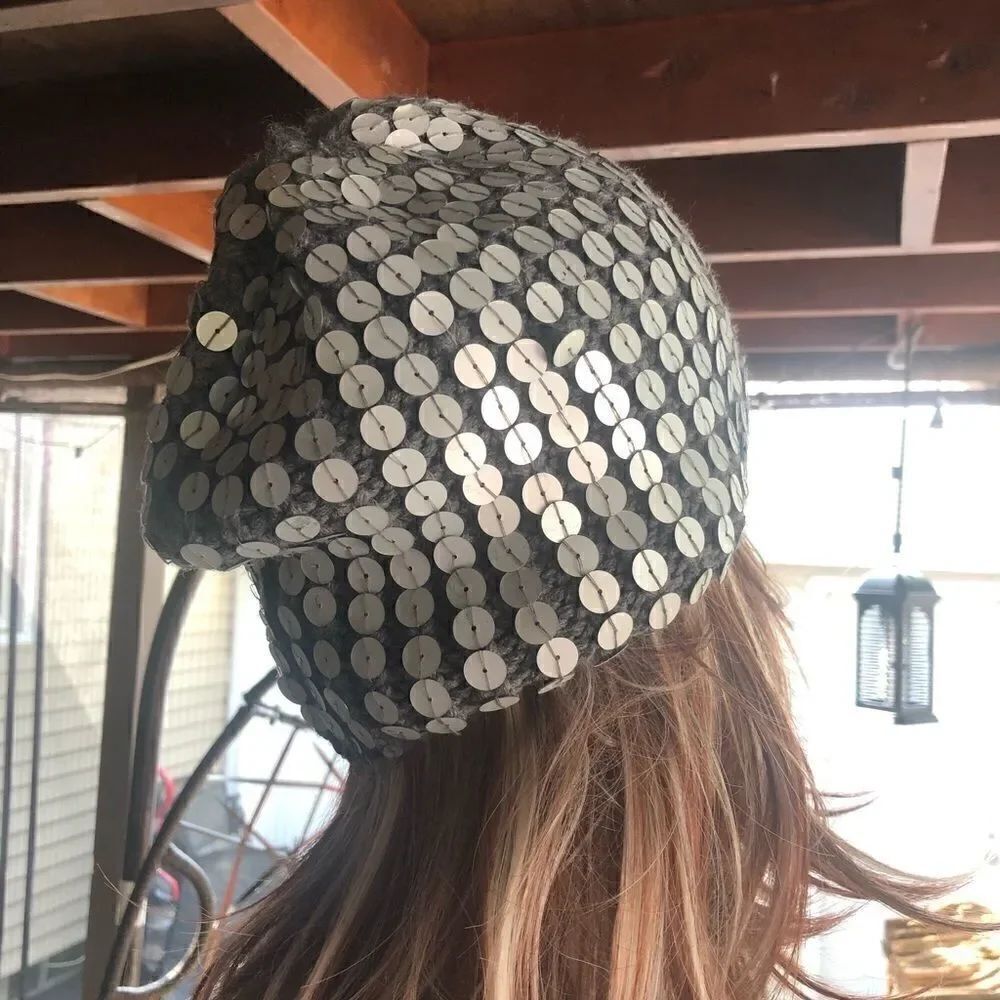 Reversible sequined and gray hat